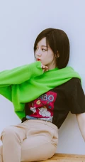 迪丽热巴超美短发写真杂志大片，短发迪既可以是萌妹，也是酷女孩
