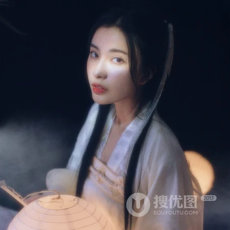 手捧灯笼的仙气古风女生头像图片