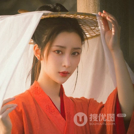 英气十足的女生COS东方不败唯美头像图片