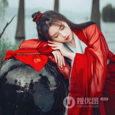 英气十足的女生COS东方不败唯美头像图片