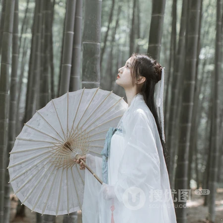 仙气古风气质女生挑花树下起舞唯美QQ头像