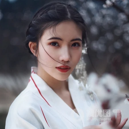 唯美吹箫的白衣古风女生头像，太仙了
