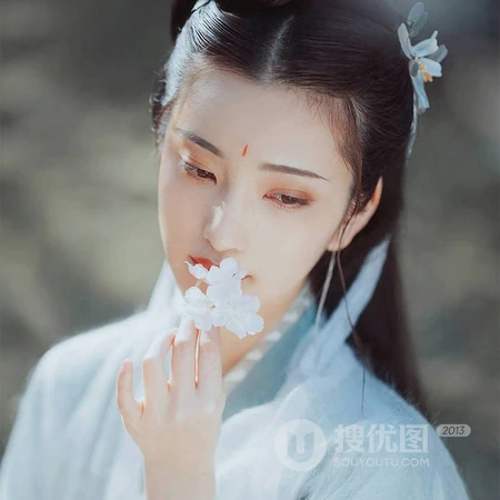 唯美吹箫的白衣古风女生头像，太仙了
