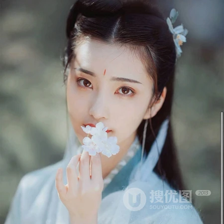 唯美吹箫的白衣古风女生头像，太仙了