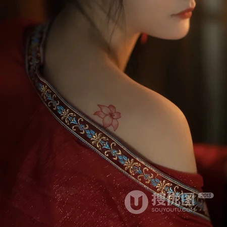 浓妆红色汉服古风气质女生头像4.21推荐