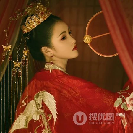 浓妆红色汉服古风气质女生头像4.21推荐