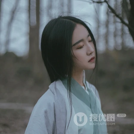 手抱古筝的汉服书香气女生头像图片