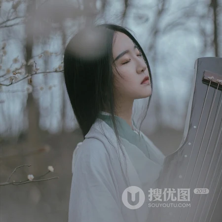 手抱古筝的汉服书香气女生头像图片