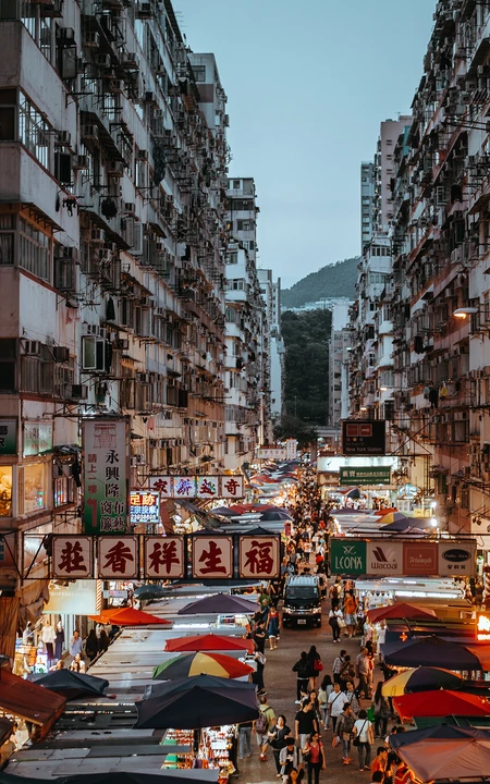 繁华的香港夜市，法国埃菲尔铁塔手机壁纸