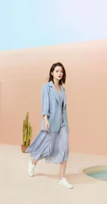 明星李沁橙色邻家女孩清纯风格写真手机壁纸