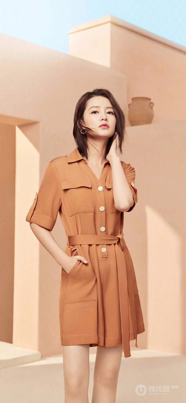 明星李沁橙色邻家女孩清纯风格写真手机壁纸