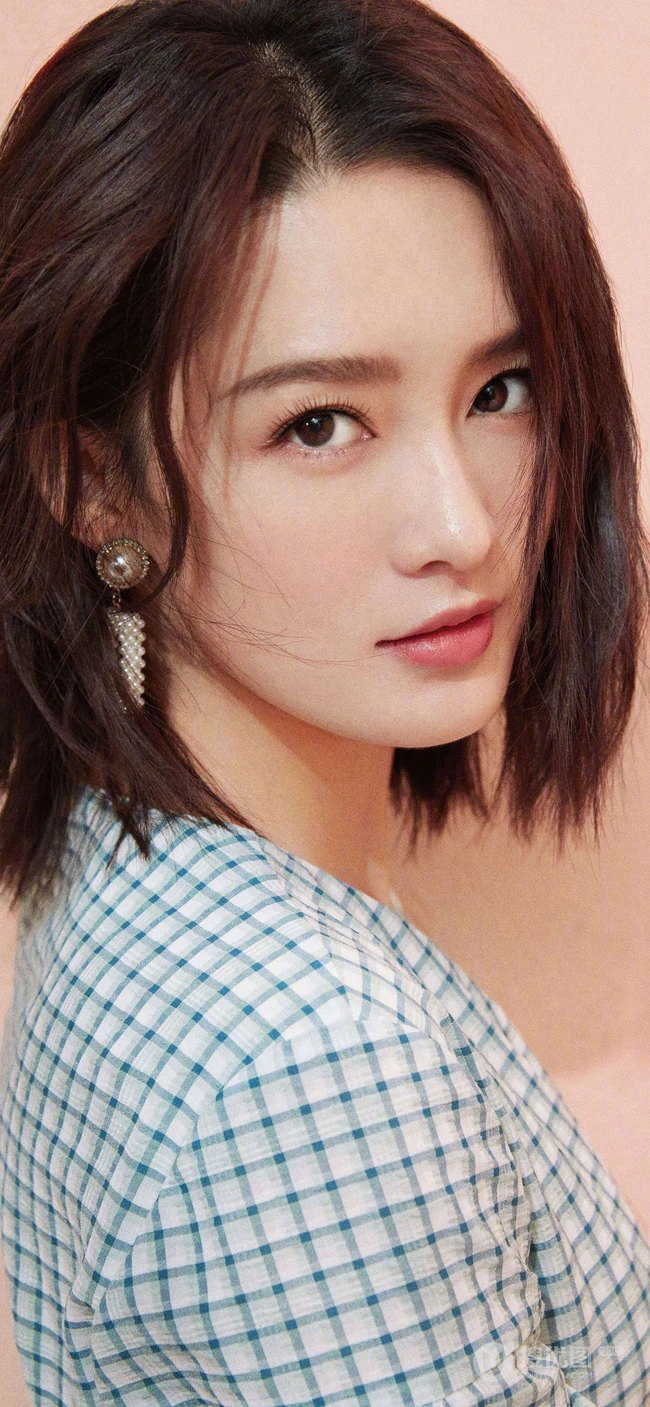 明星李沁橙色邻家女孩清纯风格写真手机壁纸