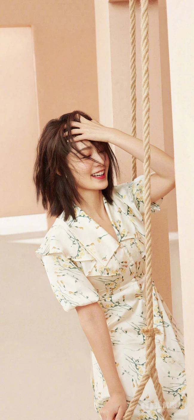 明星李沁橙色邻家女孩清纯风格写真手机壁纸