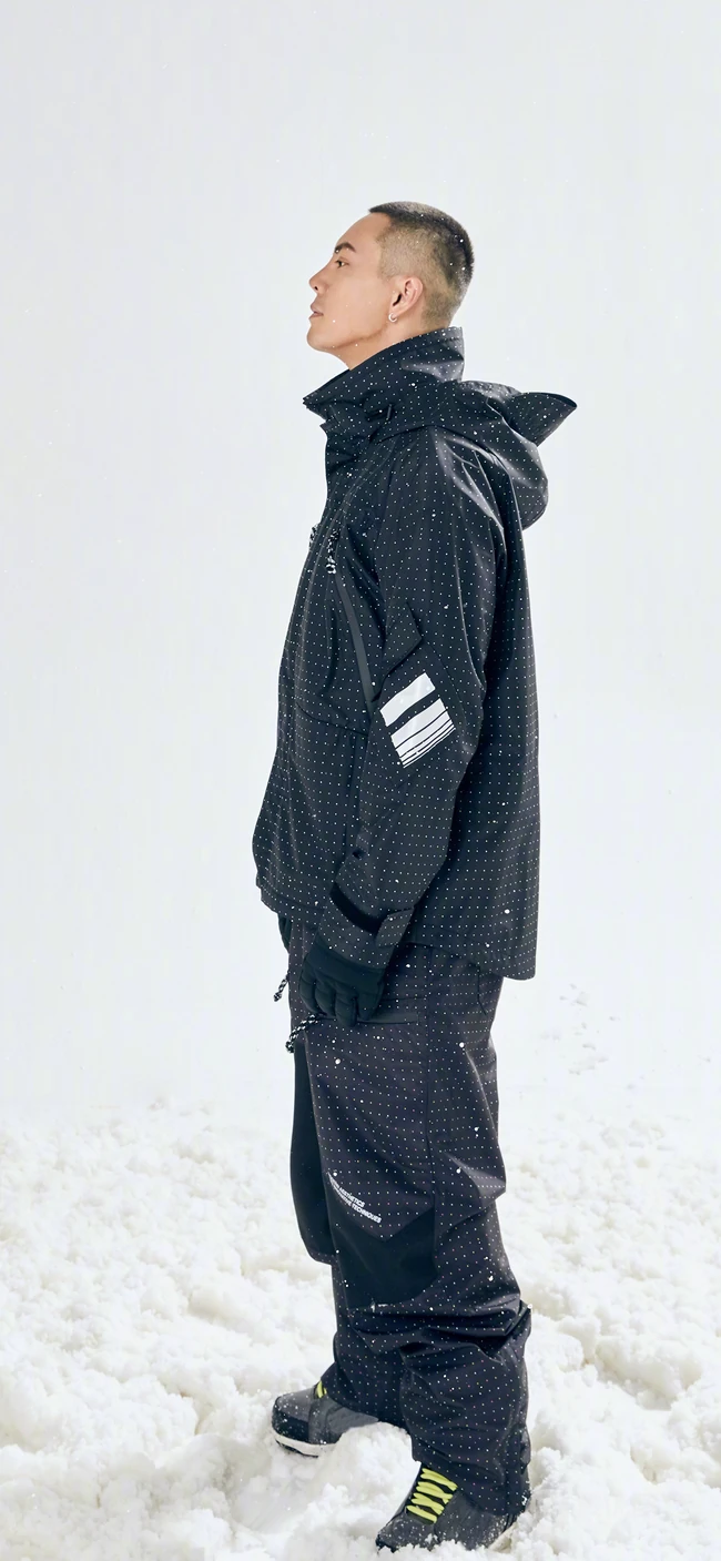 香港明星陈伟霆冬季滑雪装备写真帅气手机壁纸