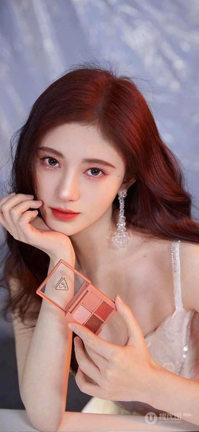 美女鞠经纬艳丽美妆产品代言写真手机壁纸