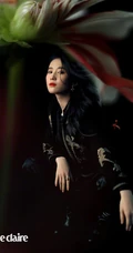 刘亦菲酷飒时尚国潮风格刺绣黑衣杂志封面写真图片