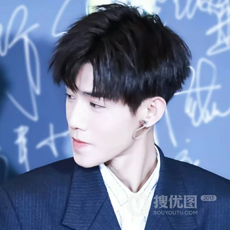 帅气短发小哥哥，阳光帅气的男生头像