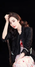 时尚西服打扮的美女明星杨幂高清手机壁纸
