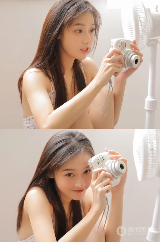自然流露的小气质，清新少女女生小碎花紧身连体泳衣写真图片