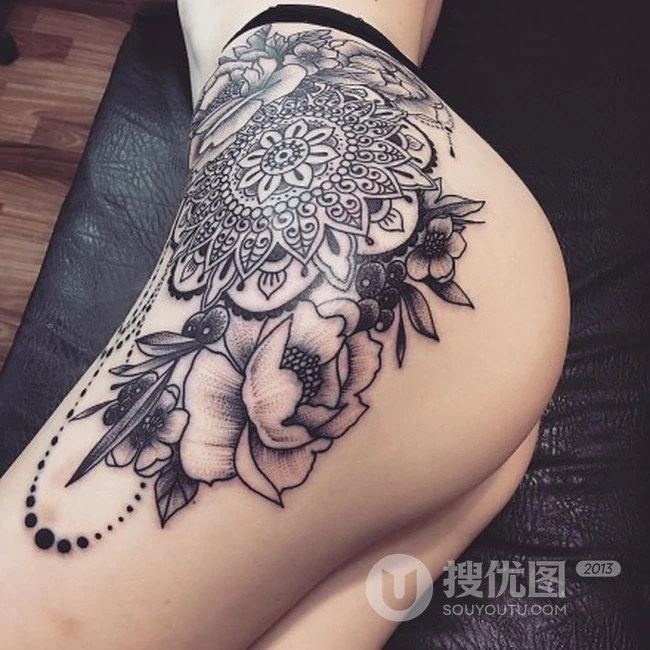 气质侧臀与大腿纹身大图案，女性气质部位线条纹身图案图片欣赏 第2张