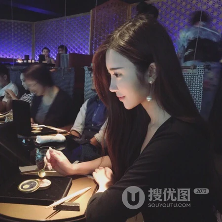 长发知性女生，时尚酷女生头像图片