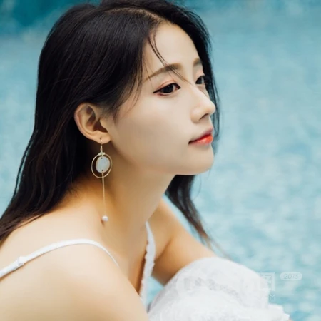 长发知性女生，时尚酷女生头像图片