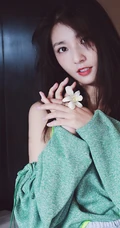 女演员马瑞Marie休闲时尚露肩装运动裤居家温婉图片