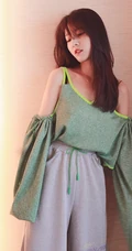 女演员马瑞Marie休闲时尚露肩装运动裤居家温婉图片