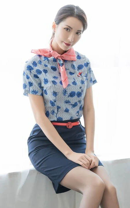 气质时尚空姐制服装女生轻熟端雅制服与袜装室内写真图片