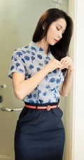 气质时尚空姐制服装女生轻熟端雅制服与袜装室内写真图片
