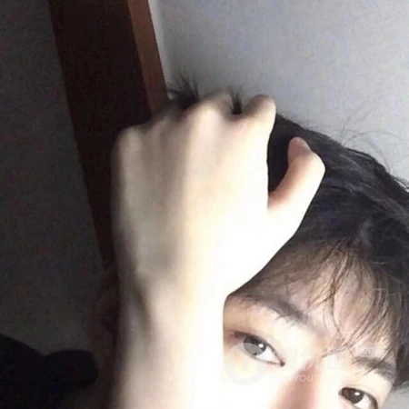 忧郁气质小哥哥头像图片4月11日推荐