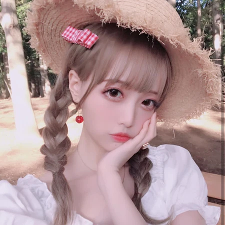 大辫子金发非主流少女头像图片套图