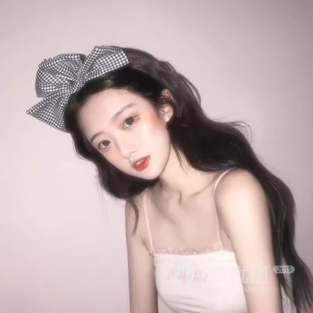 大辫子金发非主流少女头像图片套图