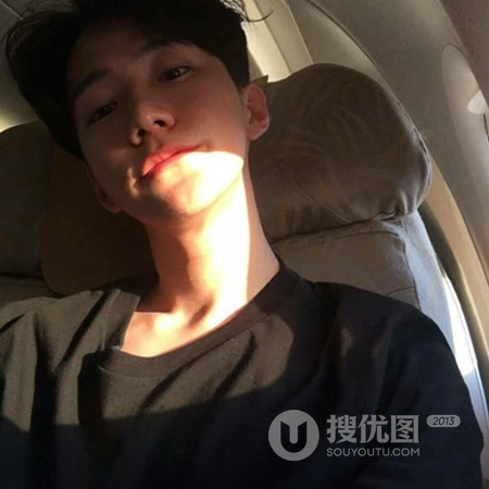 外形清秀帅气的小男生头像图片