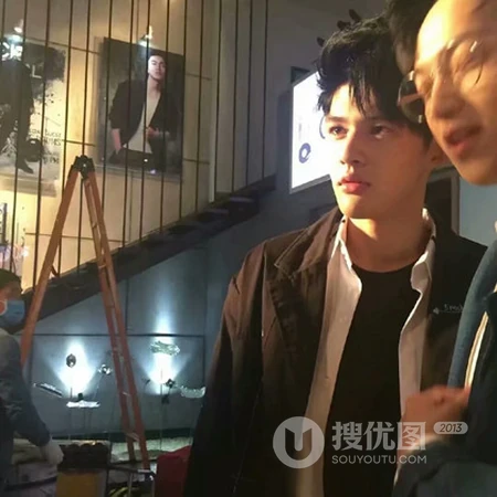外形清秀帅气的小男生头像图片