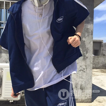 不露脸穿着前卫的小哥哥头像，年轻帅哥冷酷侧脸QQ头像