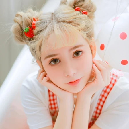 欧美公主装可爱大辫子女生cosplay个性头像图片