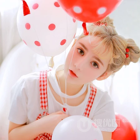 欧美公主装可爱大辫子女生cosplay个性头像图片