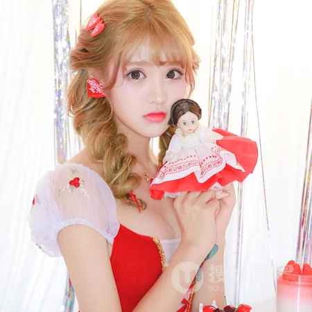 欧美公主装可爱大辫子女生cosplay个性头像图片