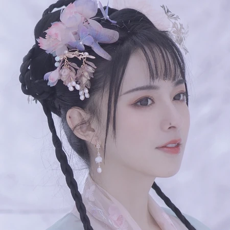 高贵典雅的古风女生真人QQ头像