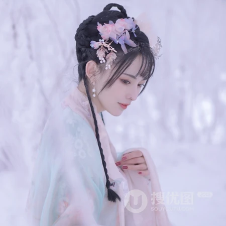 高贵典雅的古风女生真人QQ头像