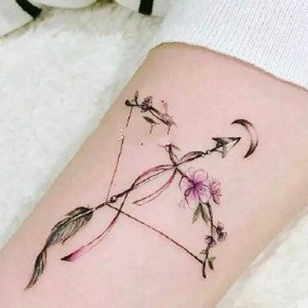 射手座纹身小图案，迷你卡通射手座女生小臂纹身图案图片欣赏