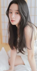 喝牛奶的温柔可人长发气质女生肩带白裙室内榻榻米写真图片