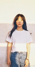 谭松韵微博晒九宫格生活近照，有黑白，有复古，唯美恬静