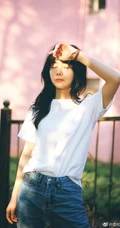 谭松韵微博晒九宫格生活近照，有黑白，有复古，唯美恬静