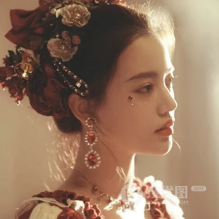 一身红衫，胭脂敷面唯美的古风红衫女生头像图片
