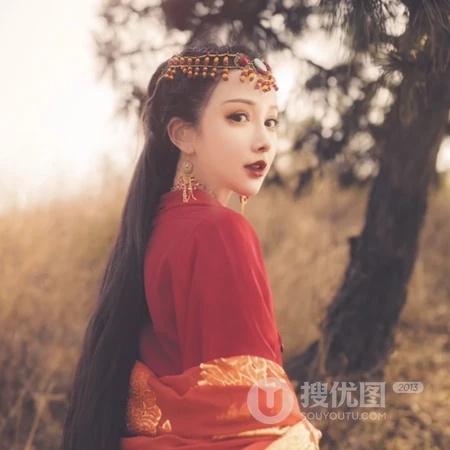 一身红衫，胭脂敷面唯美的古风红衫女生头像图片