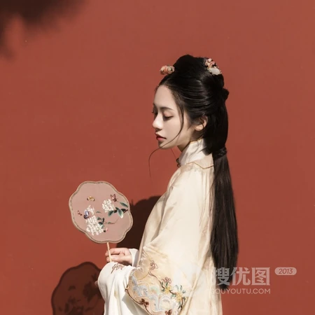 一身红衫，胭脂敷面唯美的古风红衫女生头像图片
