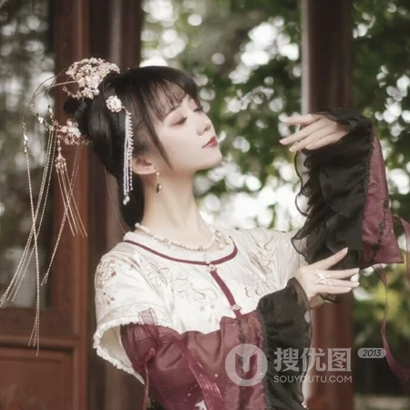 一身红衫，胭脂敷面唯美的古风红衫女生头像图片