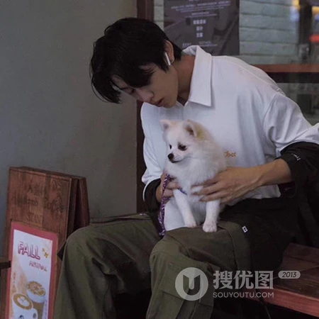 帅气小哥哥和他们的宠物猫咪自拍头像图片
